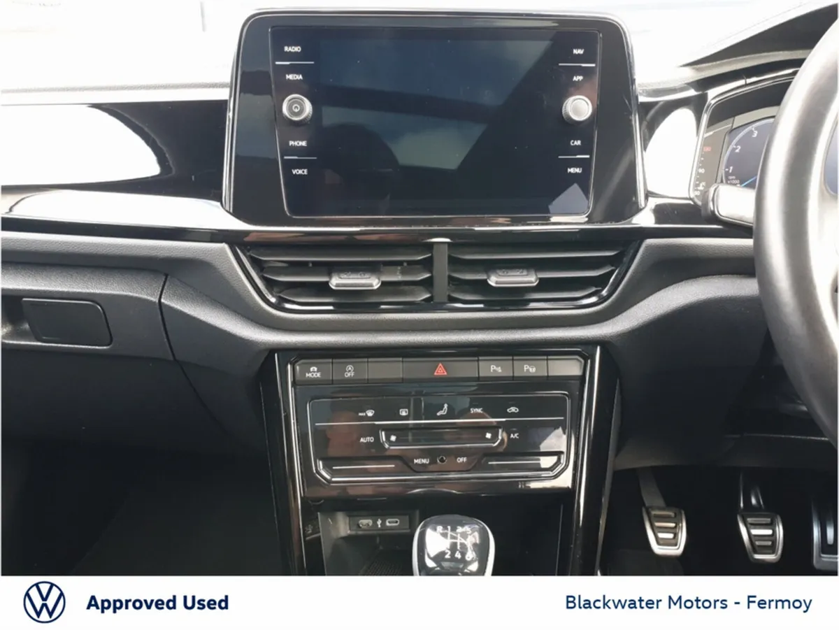Volkswagen T-Roc SUV, Petrol, 2024, Blue