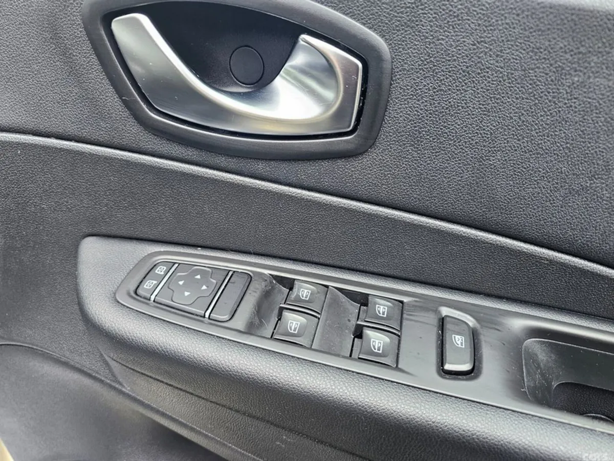 Renault Captur Hatchback, Diesel, 2019, White