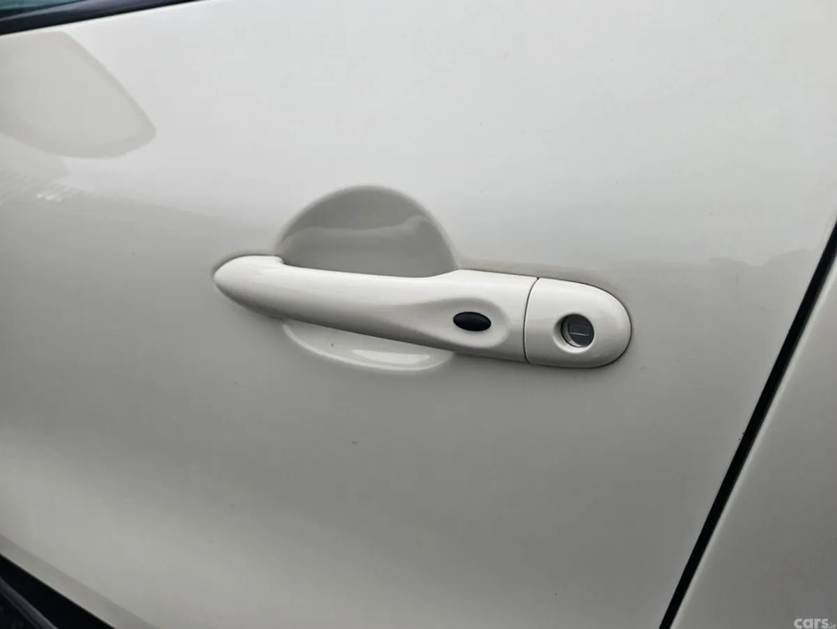 Renault Captur Hatchback, Diesel, 2019, White