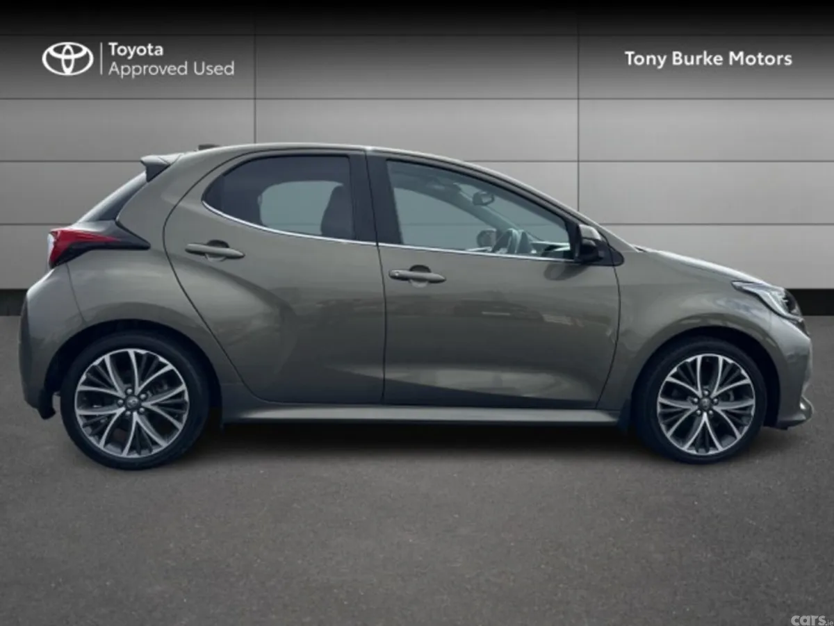 Toyota Yaris Hatchback, Petrol Hybrid, 2023, Brown