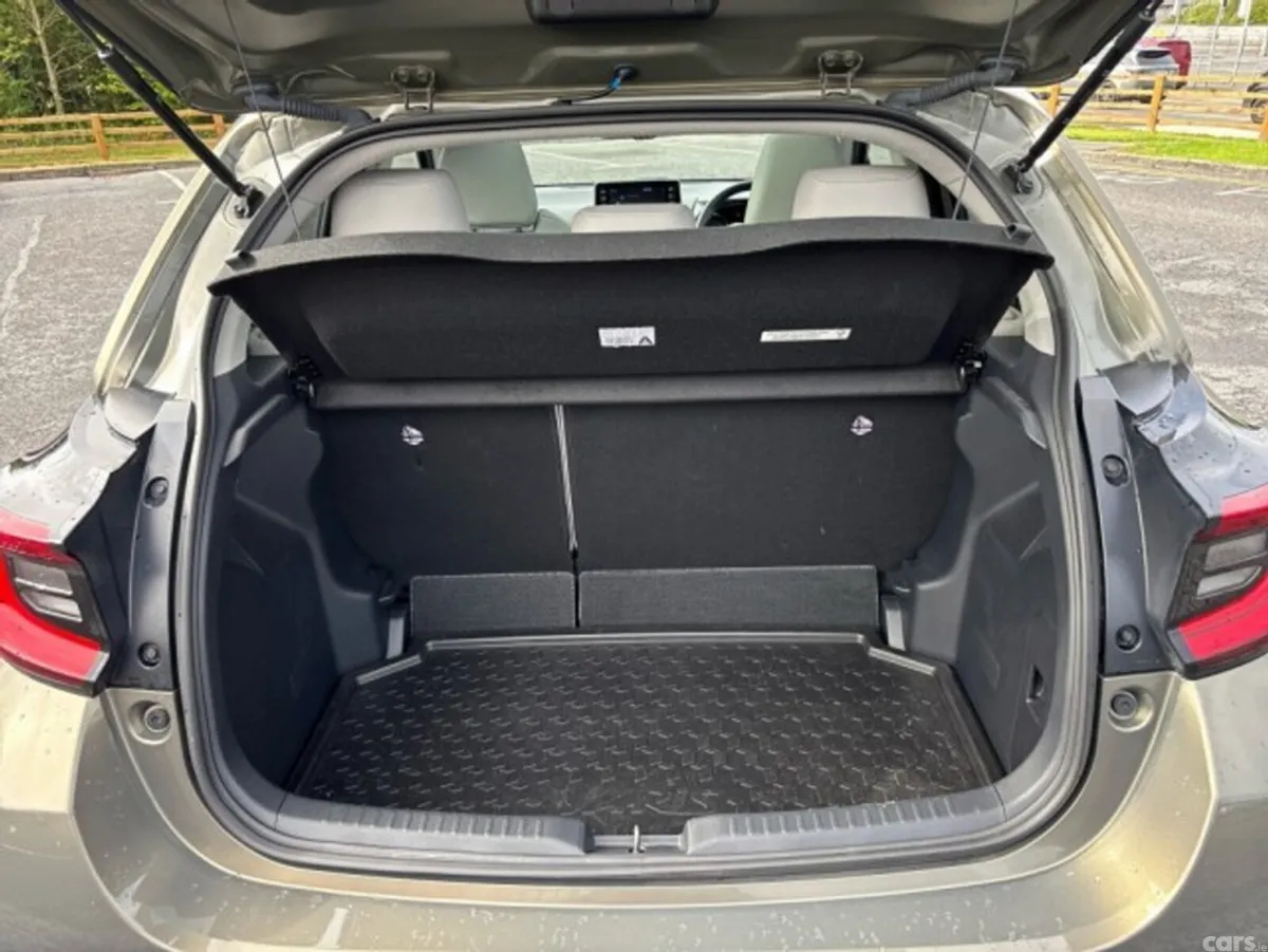 Toyota Yaris Hatchback, Petrol Hybrid, 2023, Brown