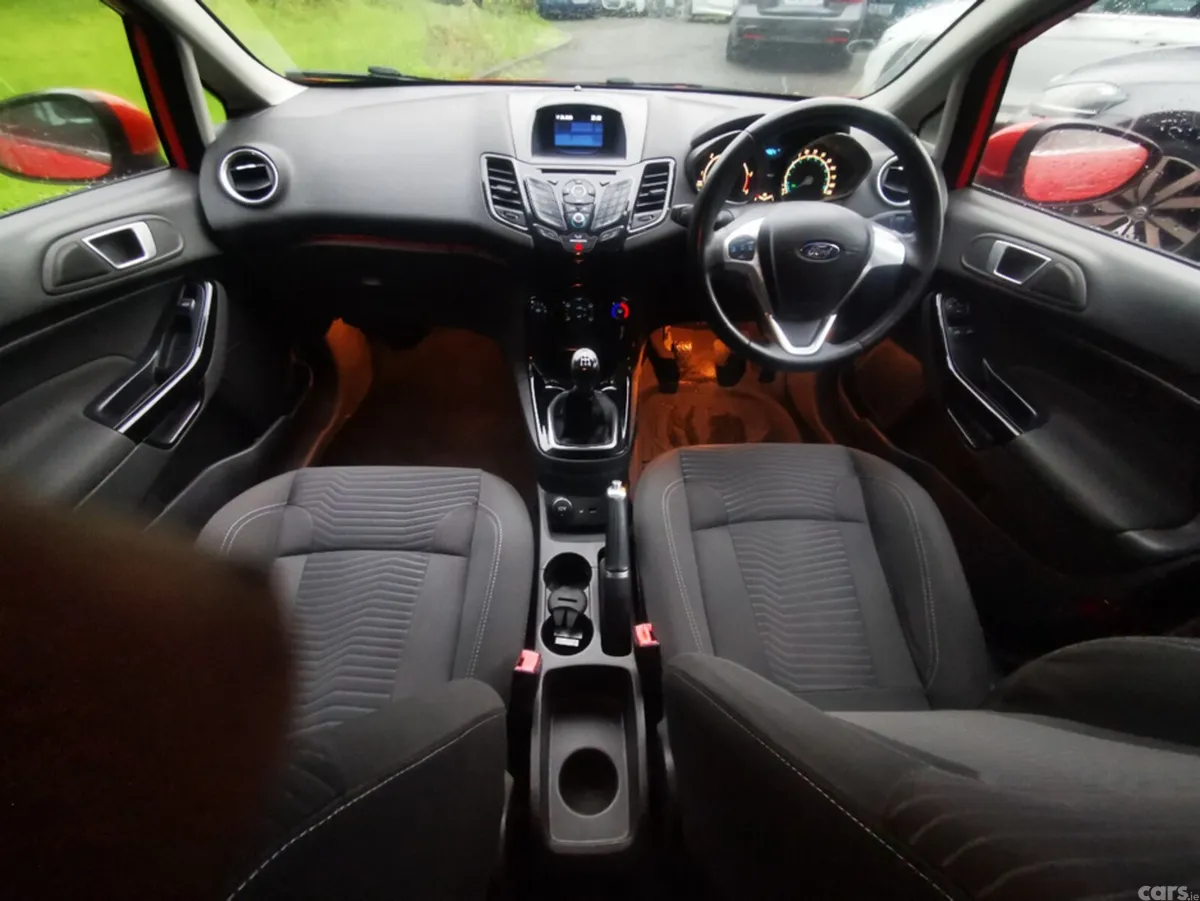 Ford Fiesta Hatchback, Diesel, 2016, Red
