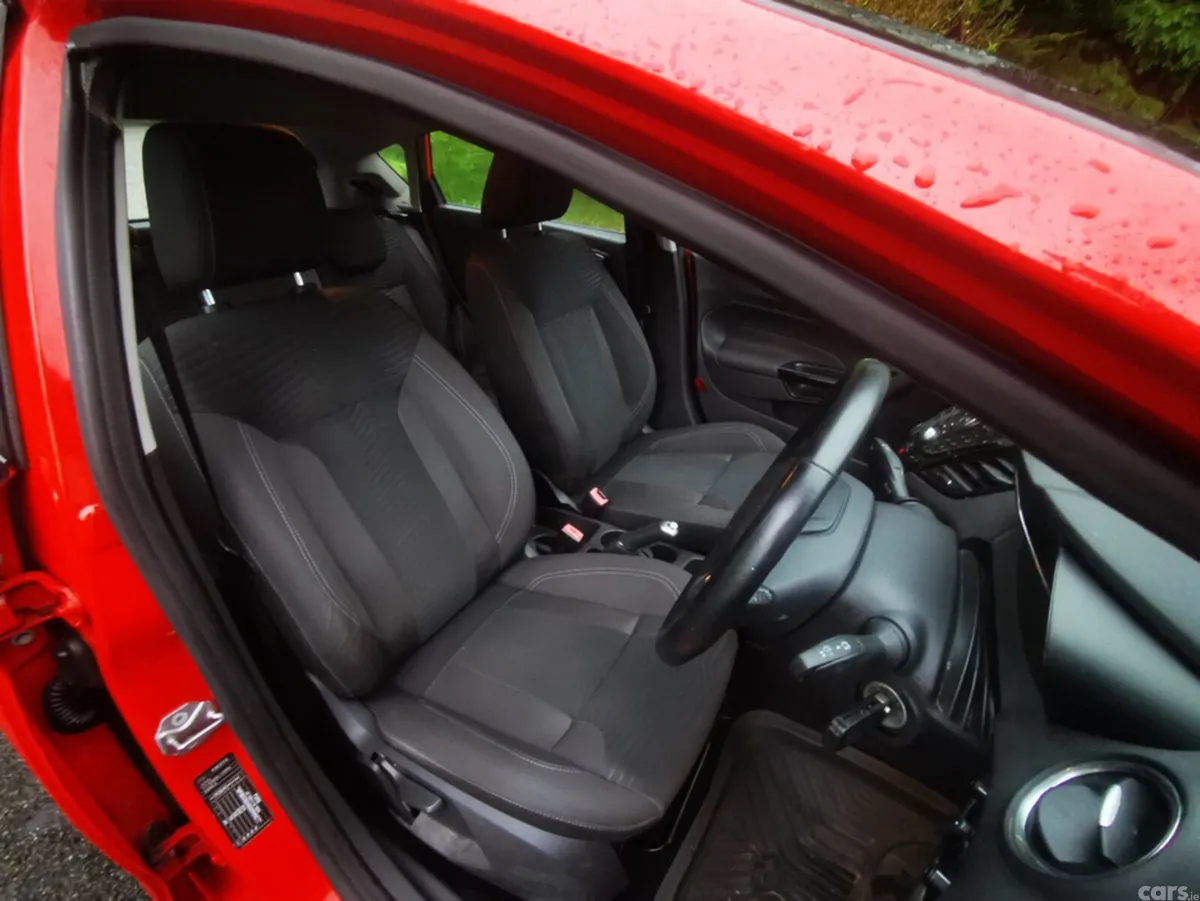 Ford Fiesta Hatchback, Diesel, 2016, Red