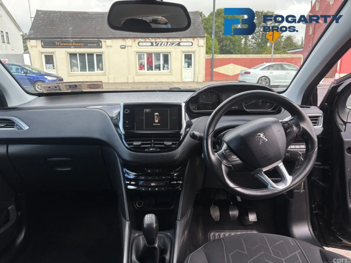 Peugeot 2008 Estate, Diesel, 2017, Black