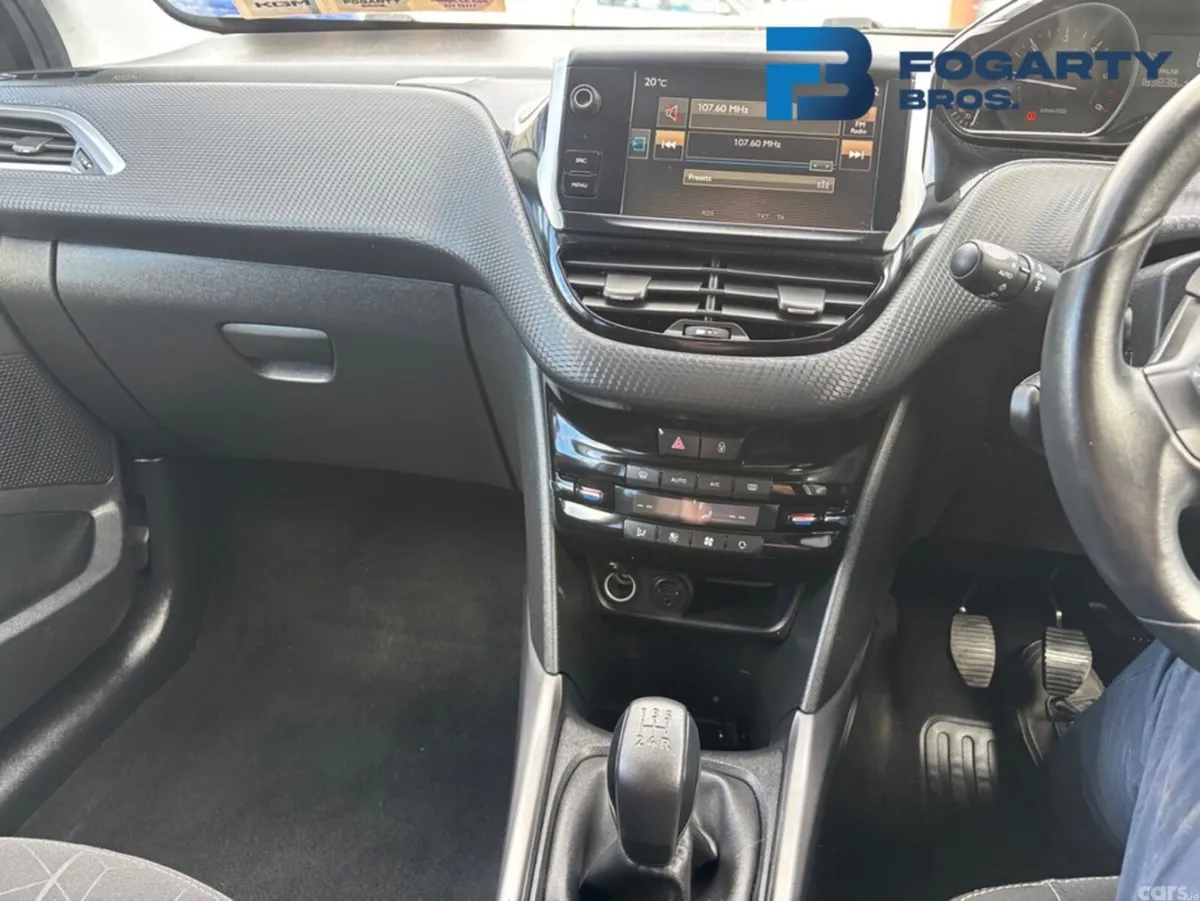 Peugeot 2008 Estate, Diesel, 2017, Black