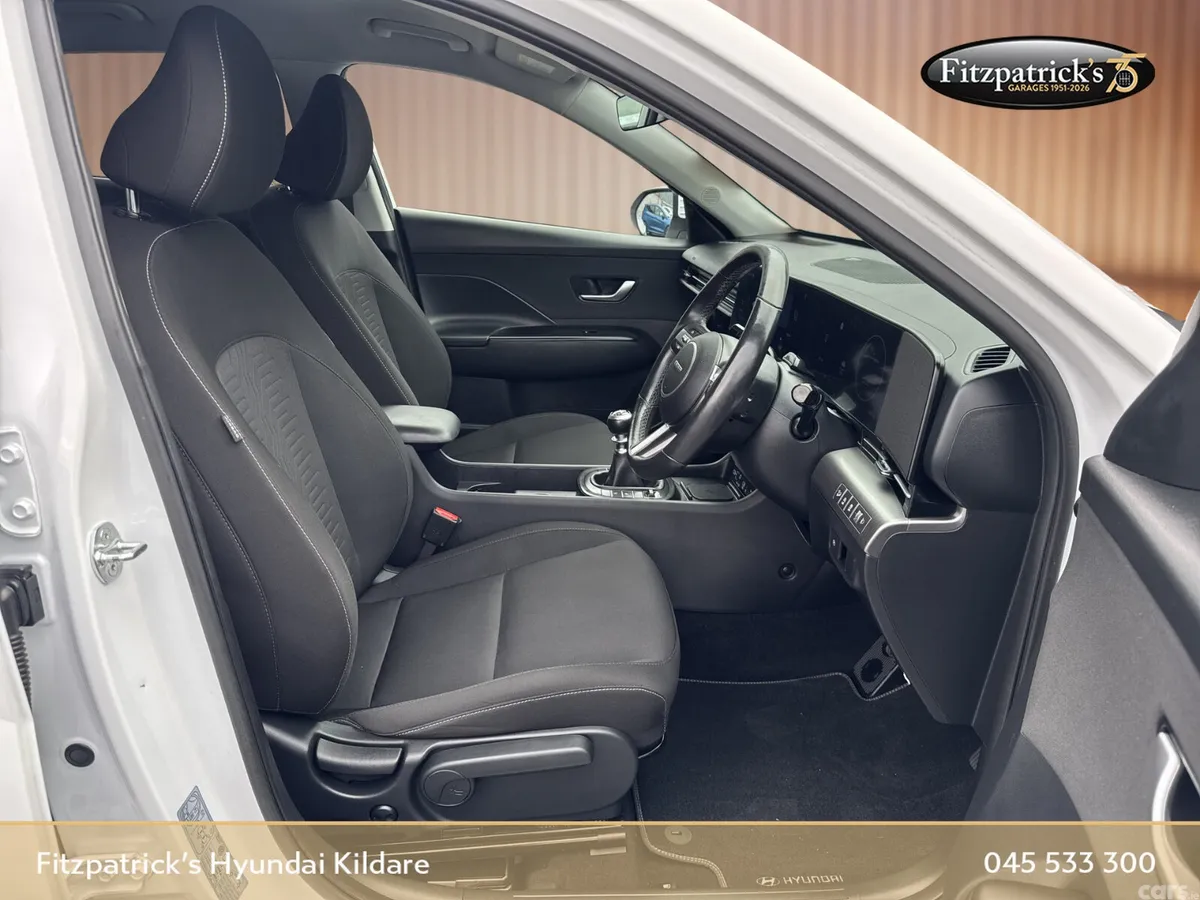 Hyundai KONA MPV, Petrol, 2024, White