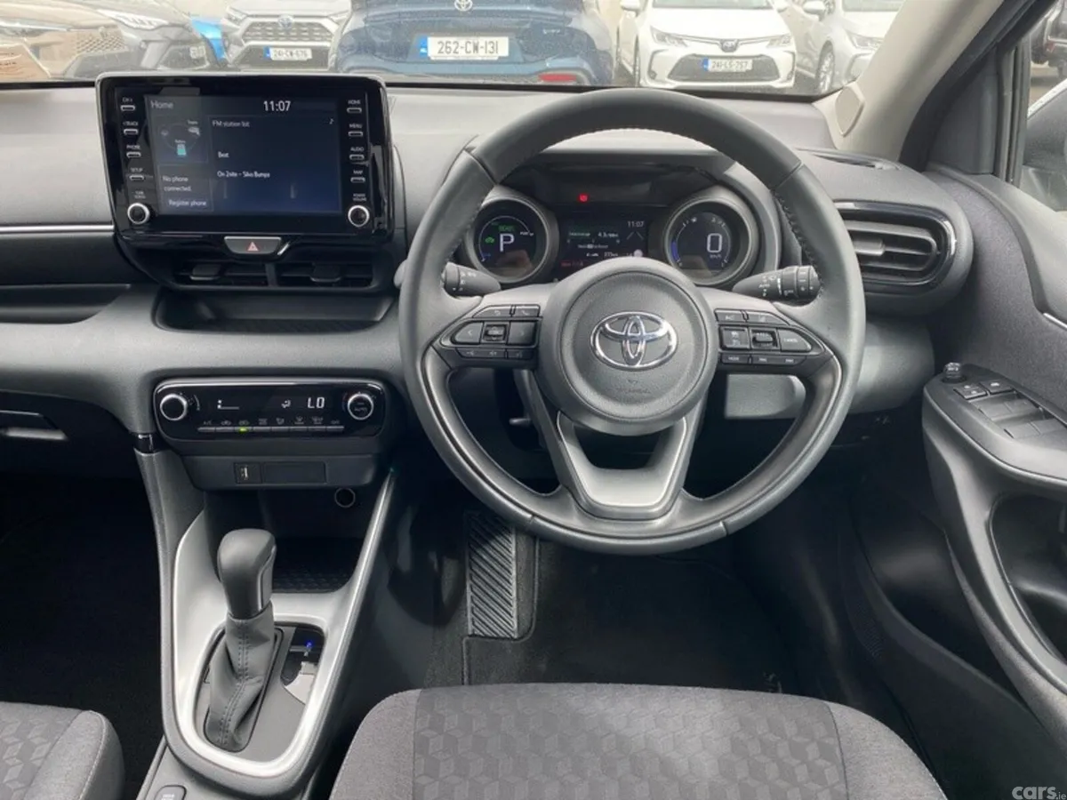 Toyota Yaris Hatchback, Petrol Hybrid, 2023, Grey