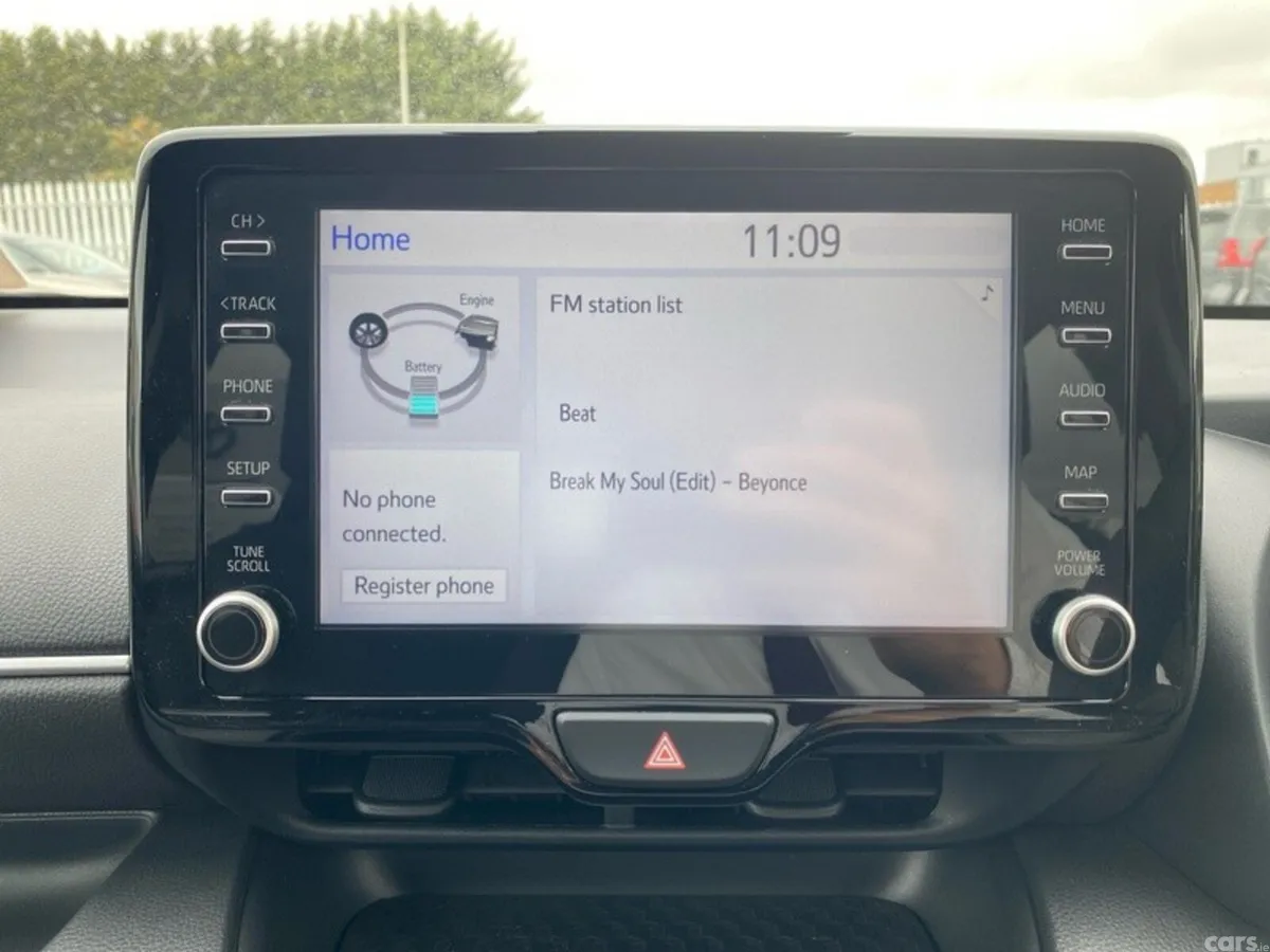 Toyota Yaris Hatchback, Petrol Hybrid, 2023, Grey