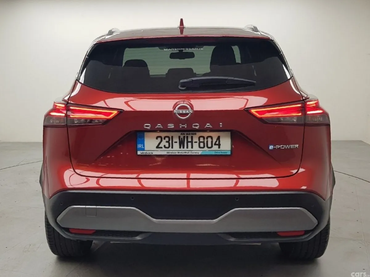 Nissan Qashqai MPV, Petrol, 2023, Red