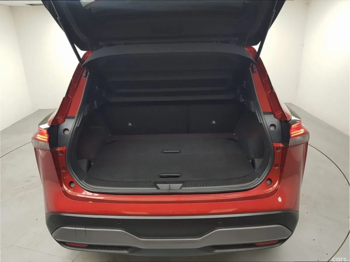 Nissan Qashqai MPV, Petrol, 2023, Red