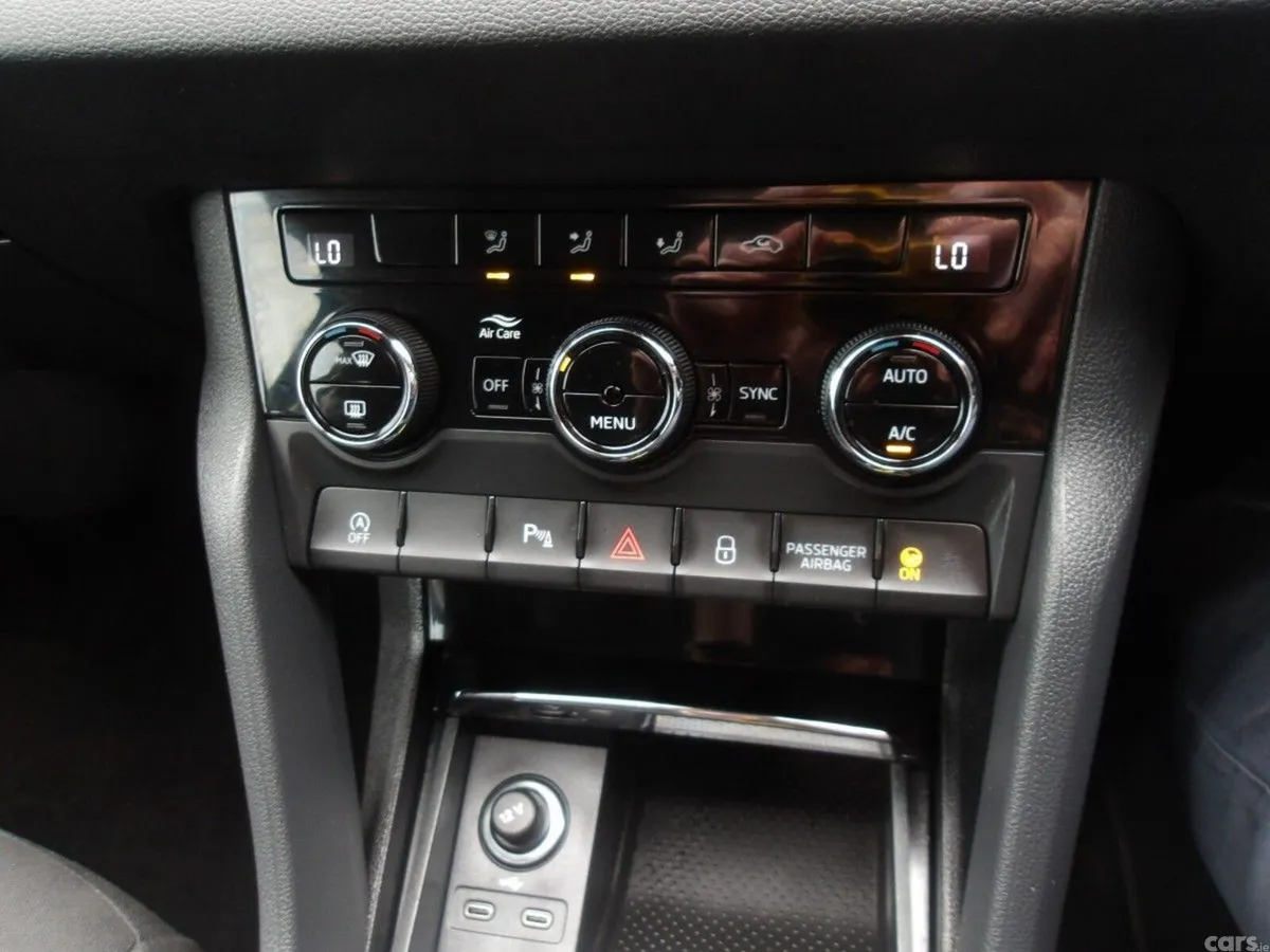 Skoda Karoq SUV, Diesel, 2025, Blue