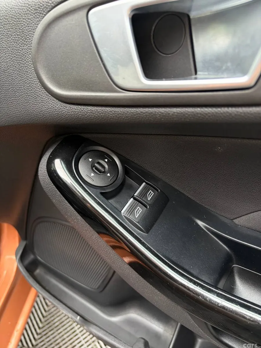 Ford Fiesta Hatchback, Petrol, 2015, Brown