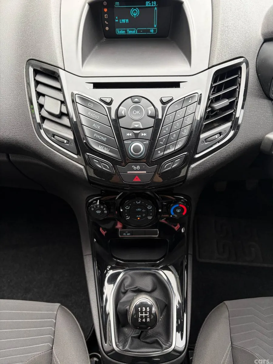 Ford Fiesta Hatchback, Petrol, 2015, Brown