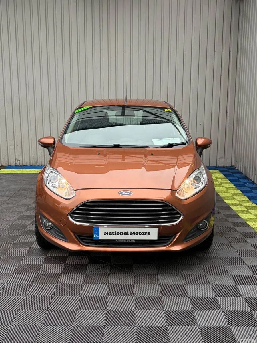 Ford Fiesta Hatchback, Petrol, 2015, Brown