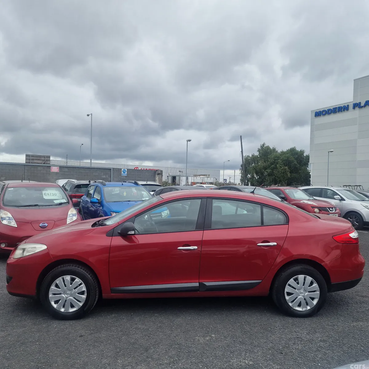 Renault Fluence Saloon, Diesel, 2011, Red