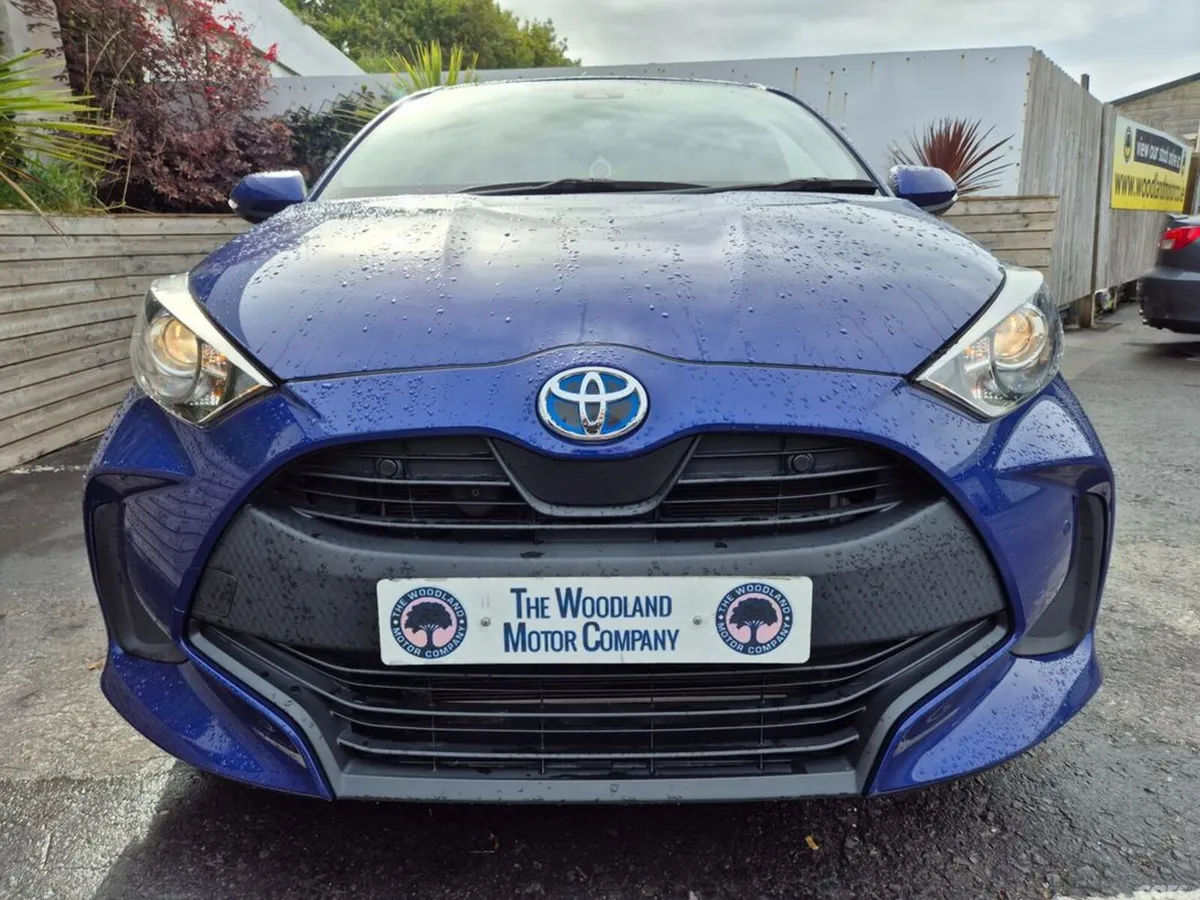 Toyota Yaris Hatchback, Petrol Hybrid, 2022, Blue