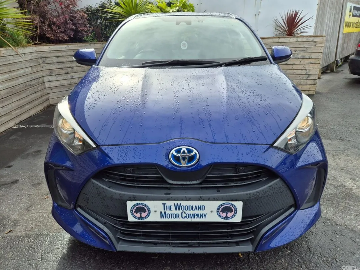 Toyota Yaris Hatchback, Petrol Hybrid, 2022, Blue