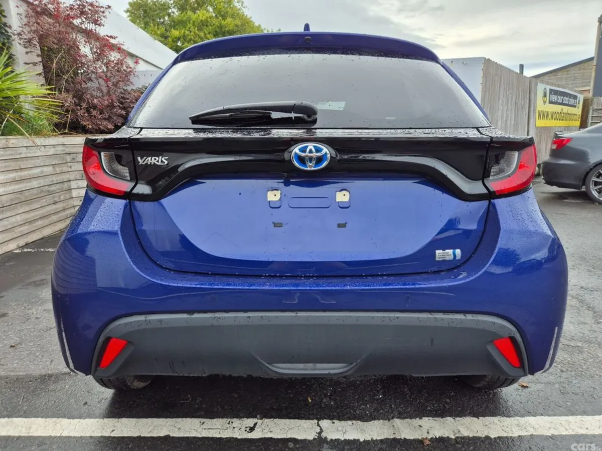Toyota Yaris Hatchback, Petrol Hybrid, 2022, Blue