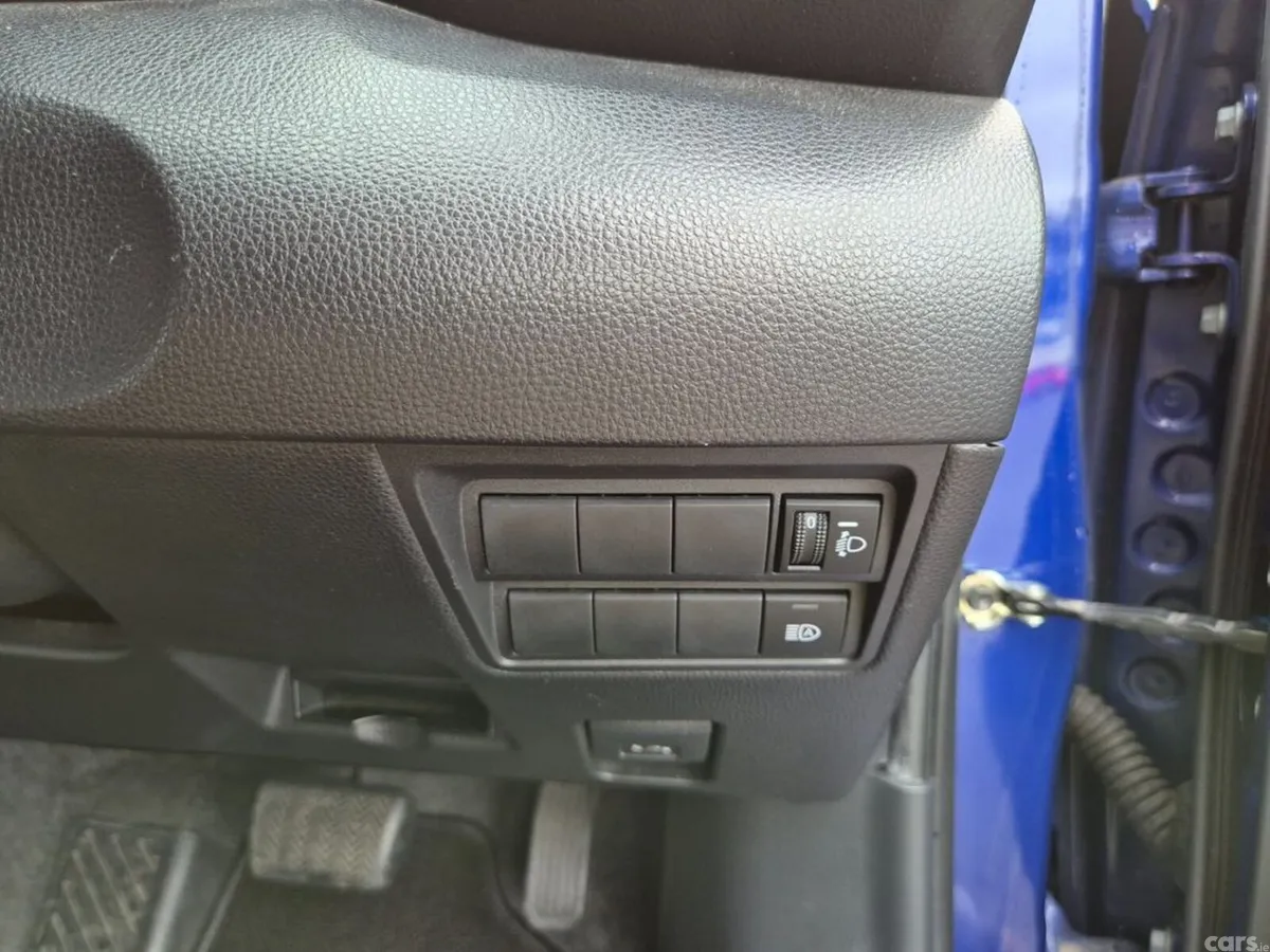 Toyota Yaris Hatchback, Petrol Hybrid, 2022, Blue