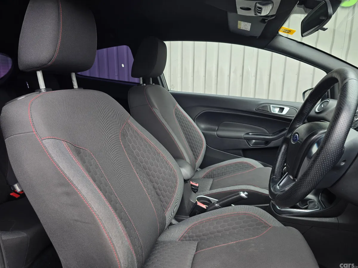 Ford Fiesta Hatchback, Petrol, 2016, Grey