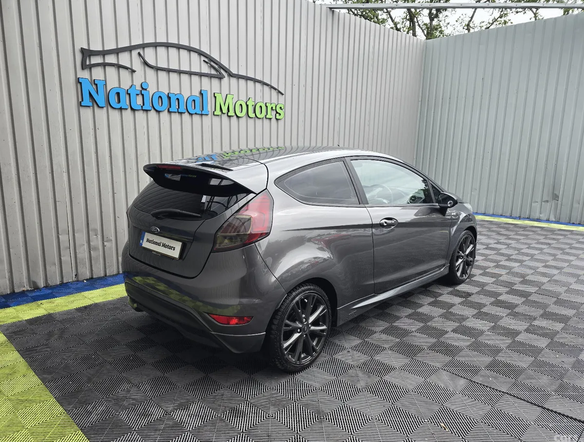 Ford Fiesta Hatchback, Petrol, 2016, Grey