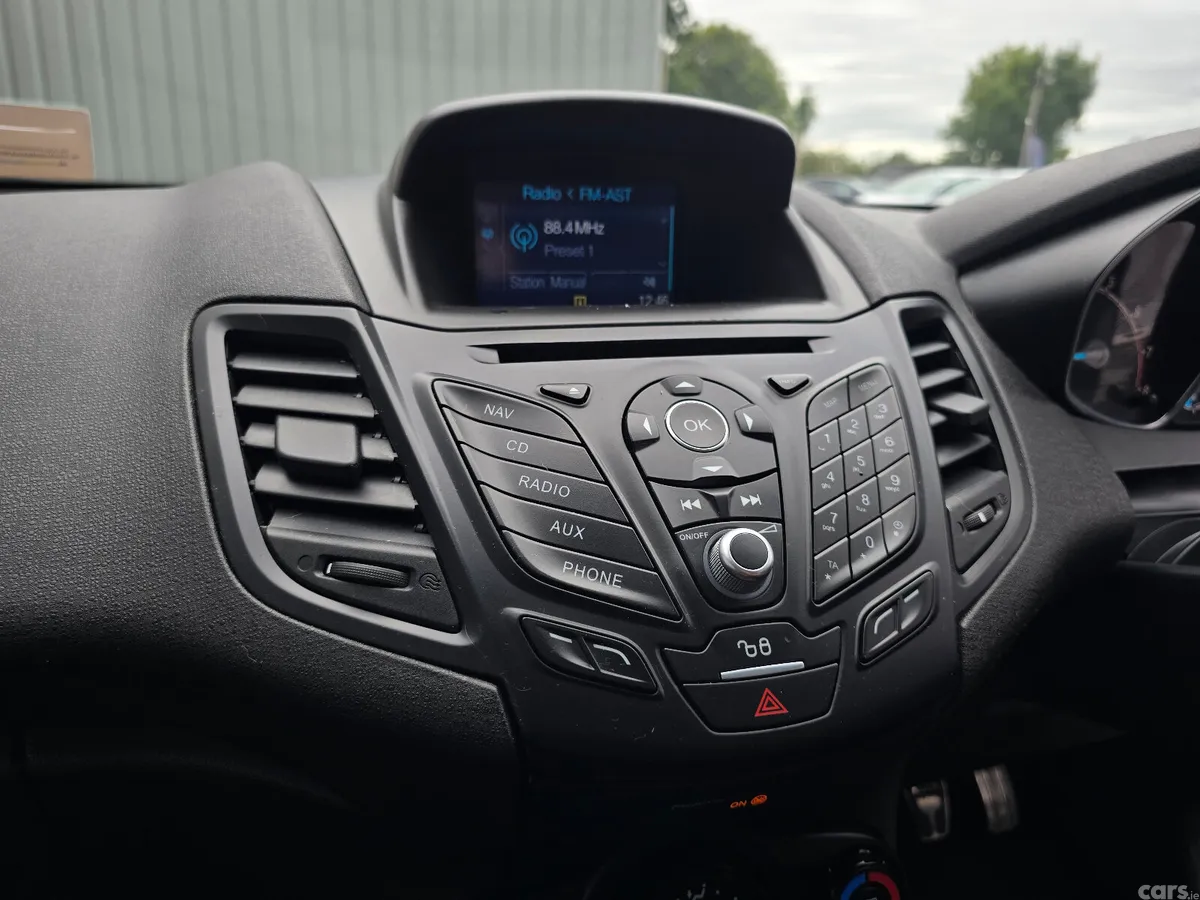 Ford Fiesta Hatchback, Petrol, 2016, Grey