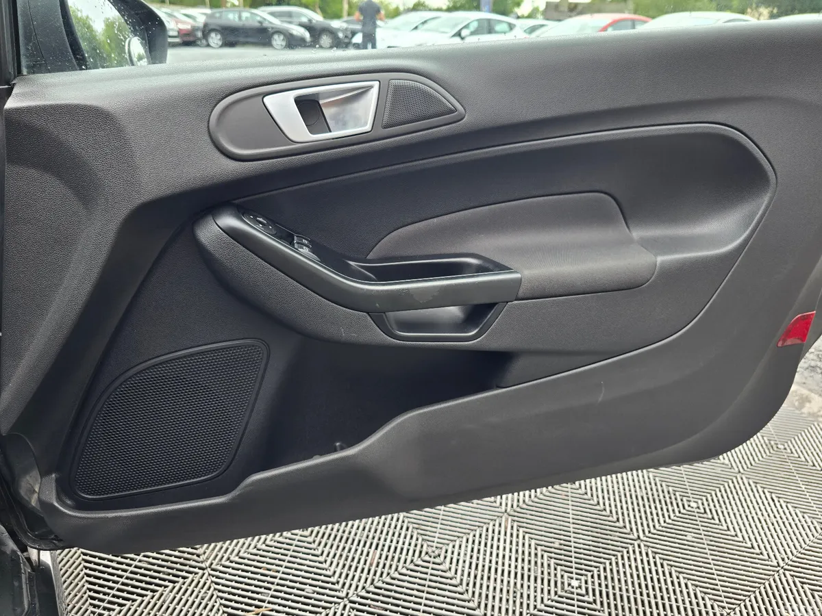 Ford Fiesta Hatchback, Petrol, 2016, Grey