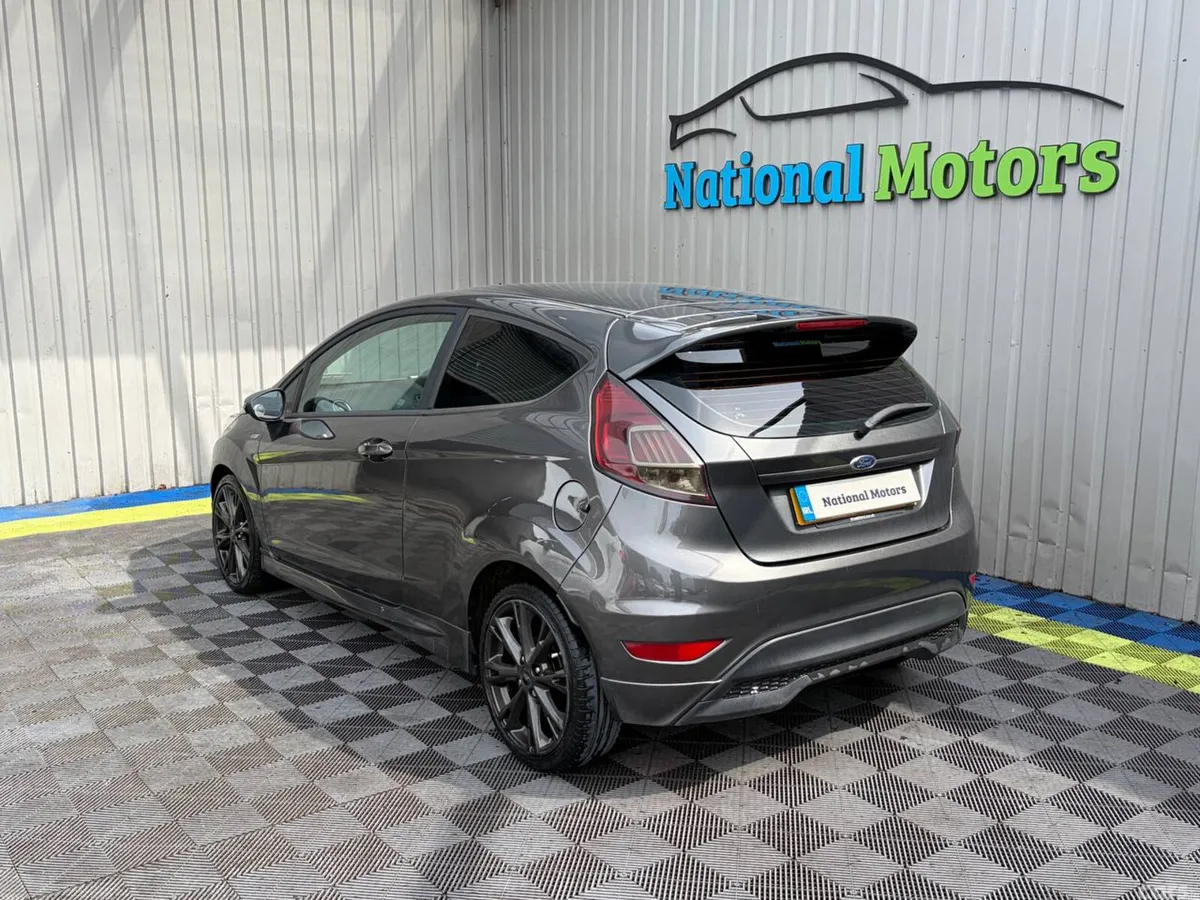 Ford Fiesta Hatchback, Petrol, 2016, Grey