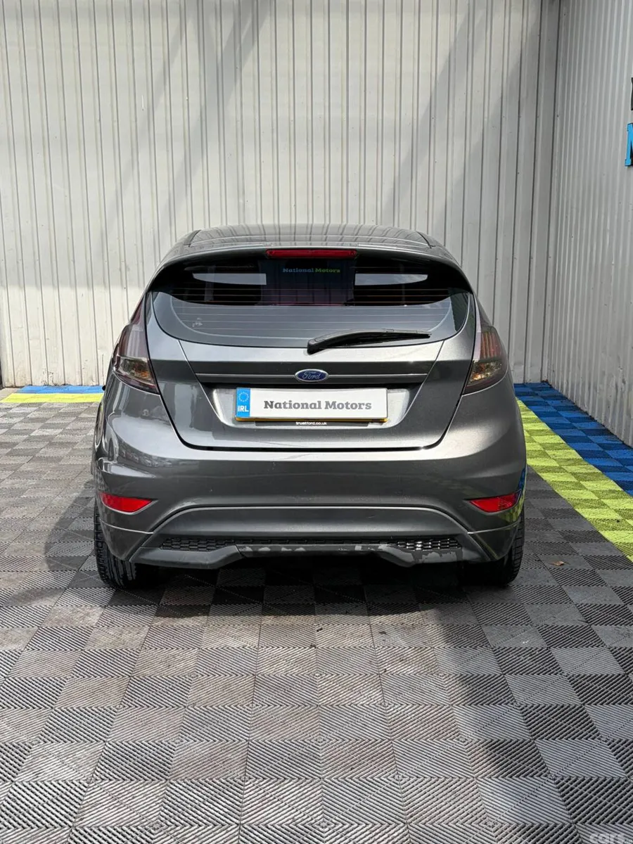Ford Fiesta Hatchback, Petrol, 2016, Grey