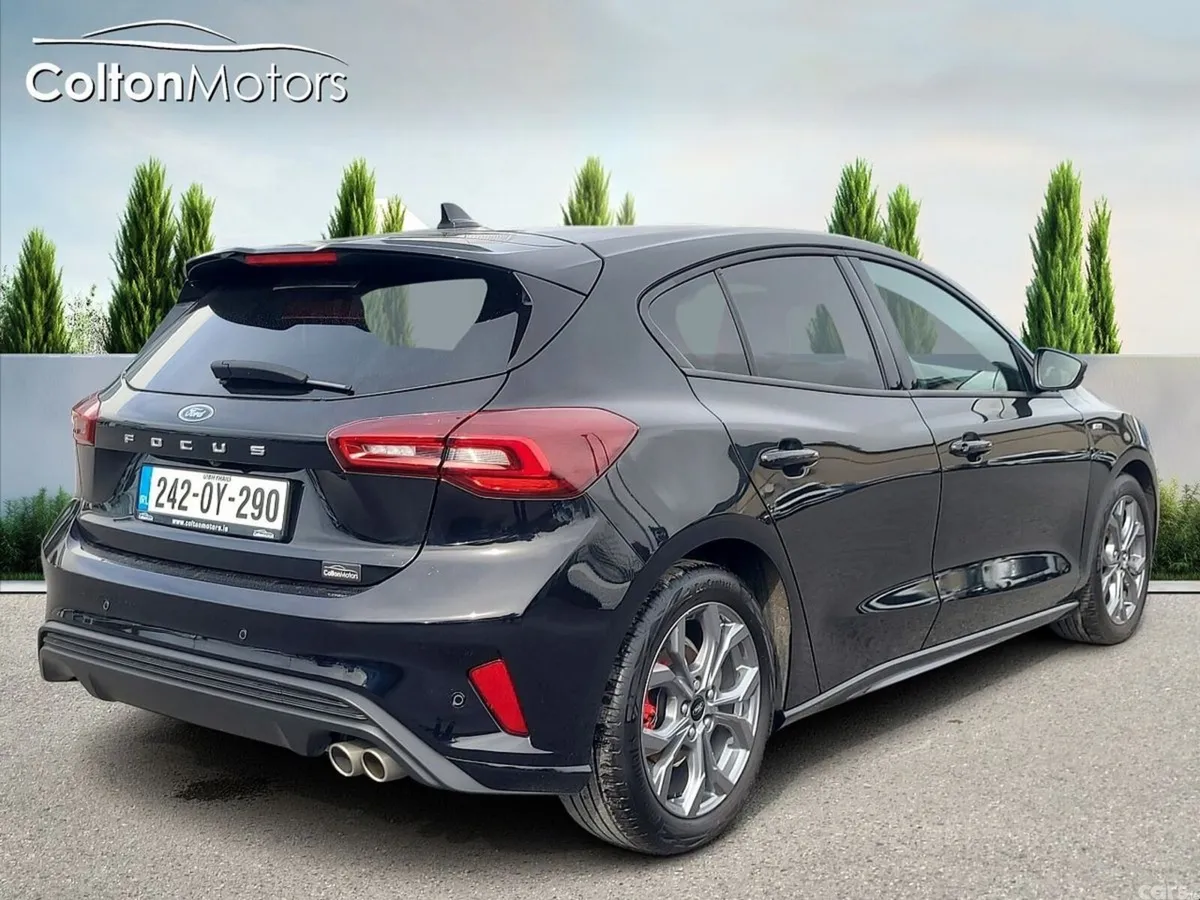 Ford Focus Hatchback, Petrol, 2024, Black