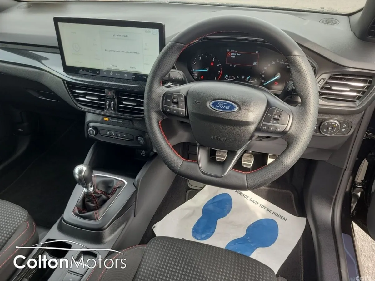 Ford Focus Hatchback, Petrol, 2024, Black