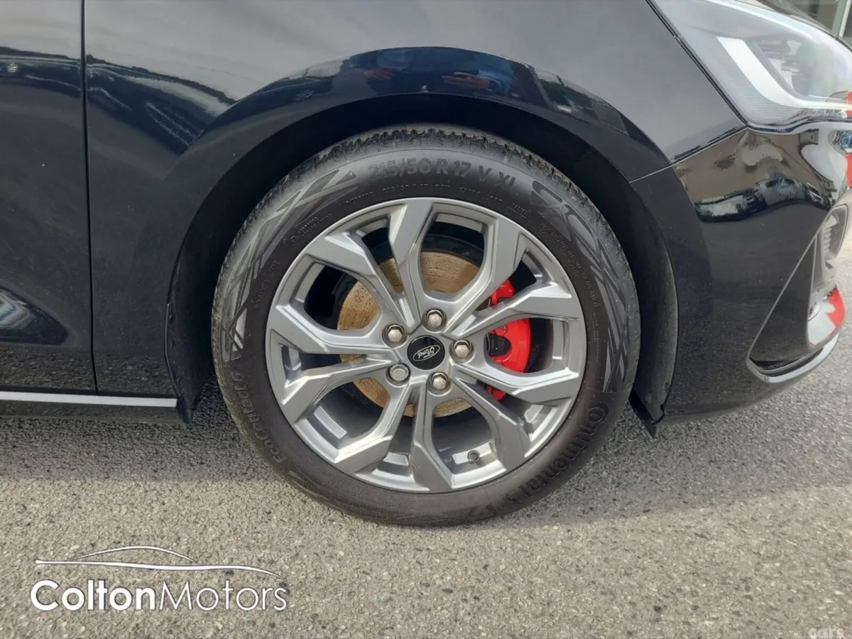 Ford Focus Hatchback, Petrol, 2024, Black