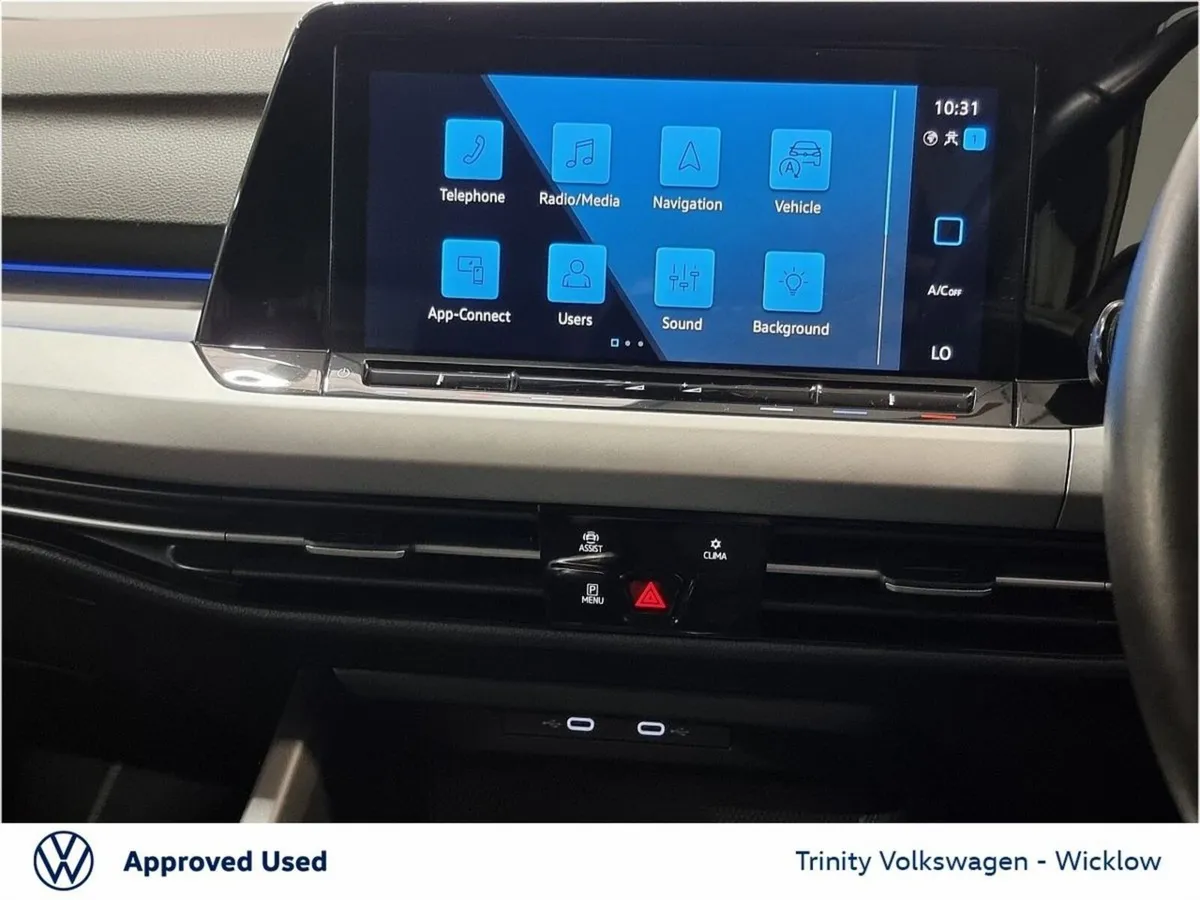 Volkswagen Golf Estate, Petrol, 2023, White