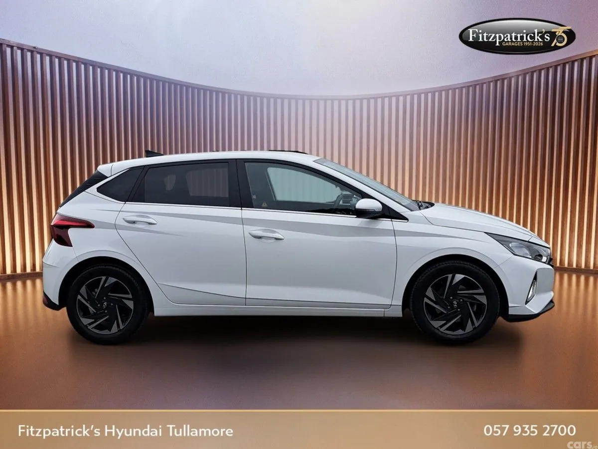 Hyundai i20 Hatchback, Petrol, 2023, White