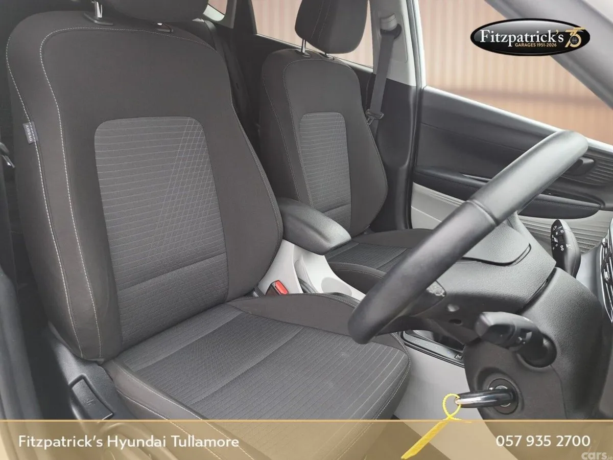 Hyundai i20 Hatchback, Petrol, 2023, White