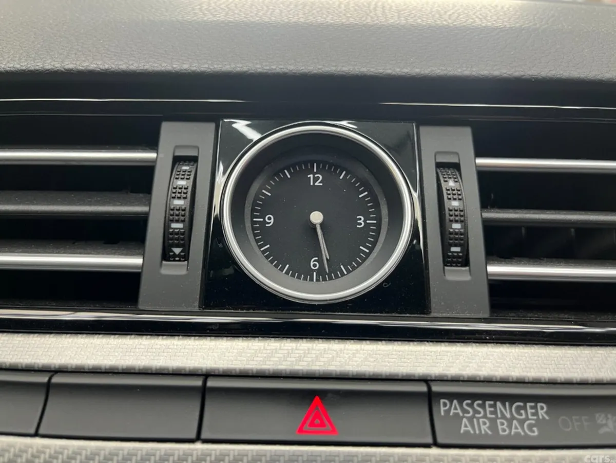 Volkswagen Passat Saloon, Petrol, 2017, White