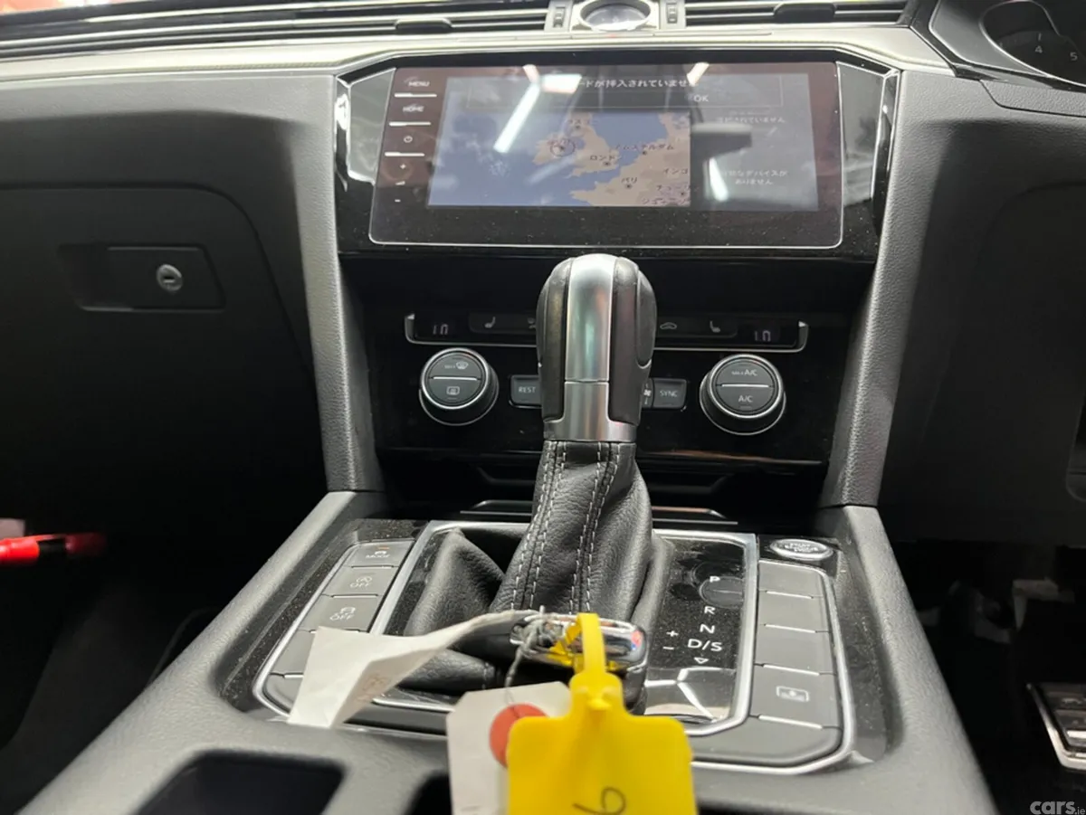 Volkswagen Passat Saloon, Petrol, 2017, White