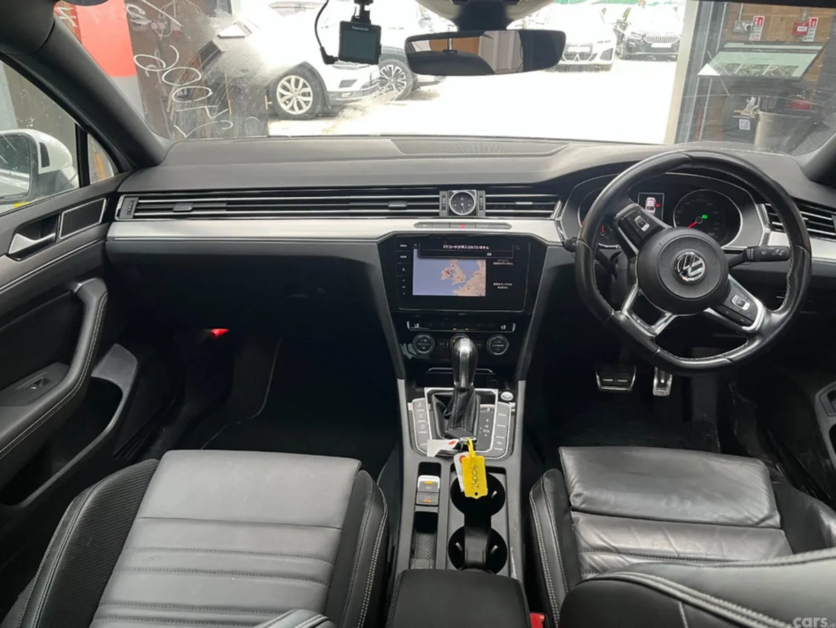 Volkswagen Passat Saloon, Petrol, 2017, White