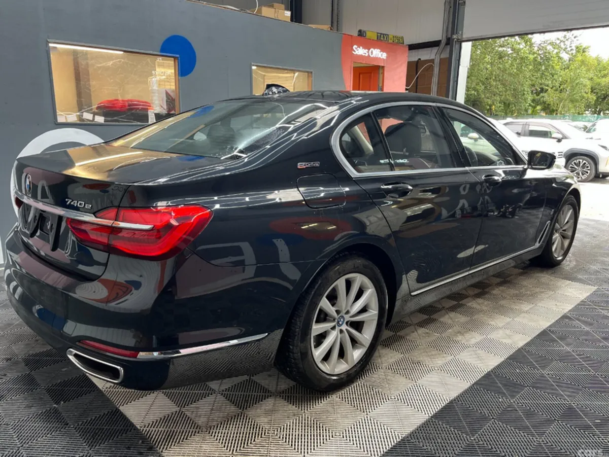 BMW 7-Series Saloon, Petrol, 2017, Black