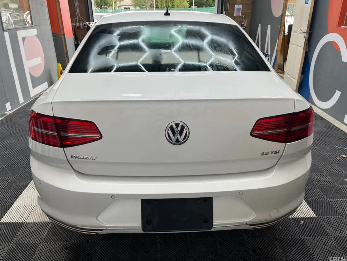 Volkswagen Passat Saloon, Petrol, 2017, White