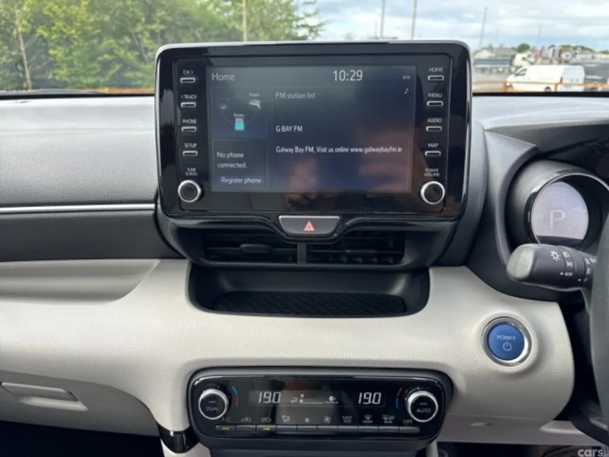 Toyota Yaris Hatchback, Petrol Hybrid, 2023, Brown