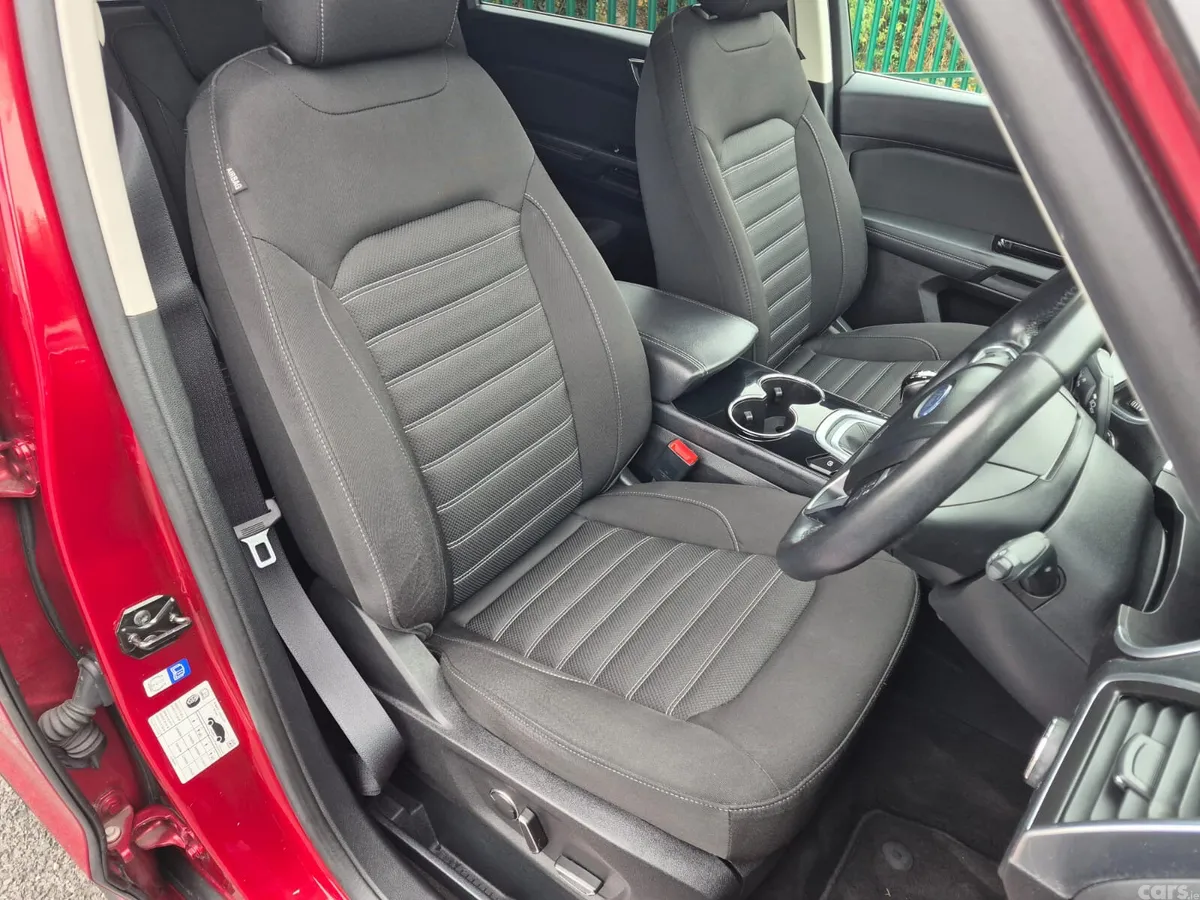 Ford Galaxy MPV, Diesel, 2019, Red