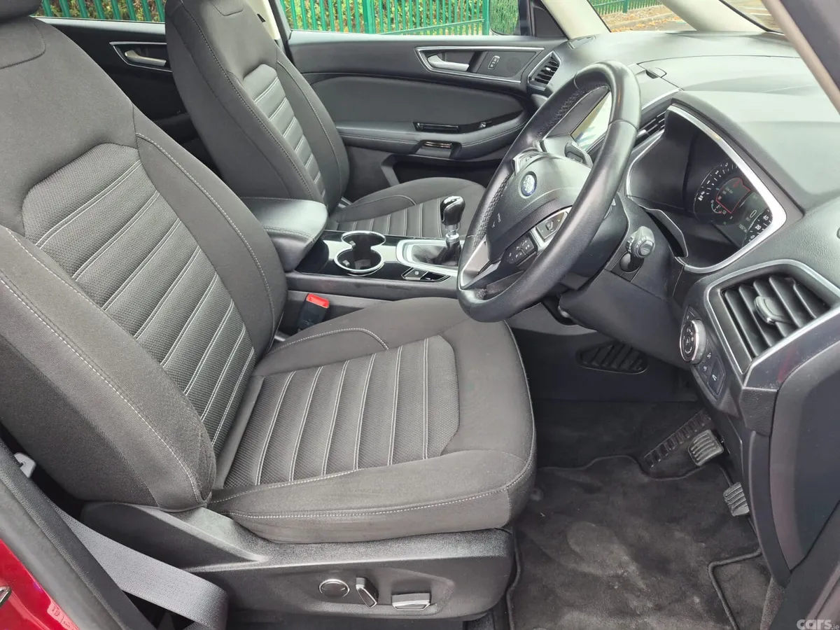 Ford Galaxy MPV, Diesel, 2019, Red