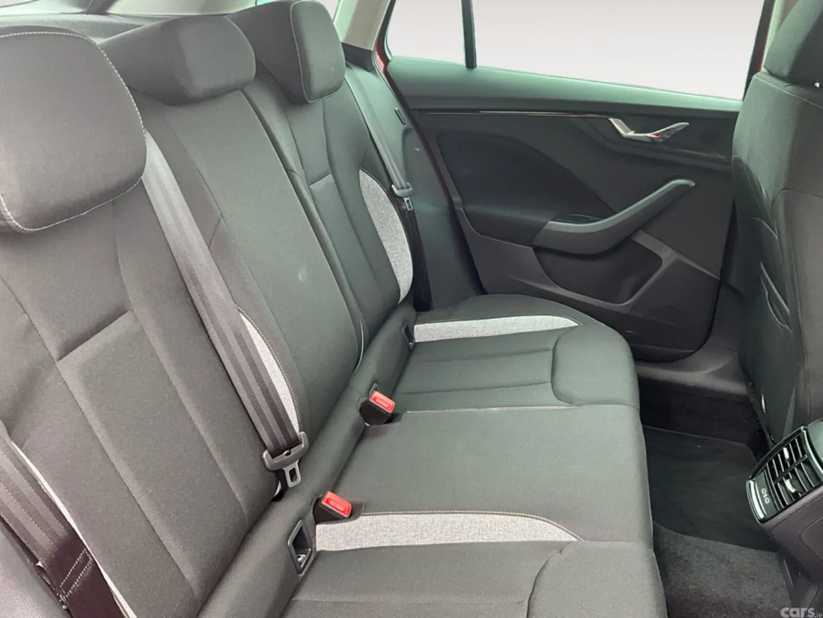 Skoda Kamiq Hatchback, Petrol, 2026, Red