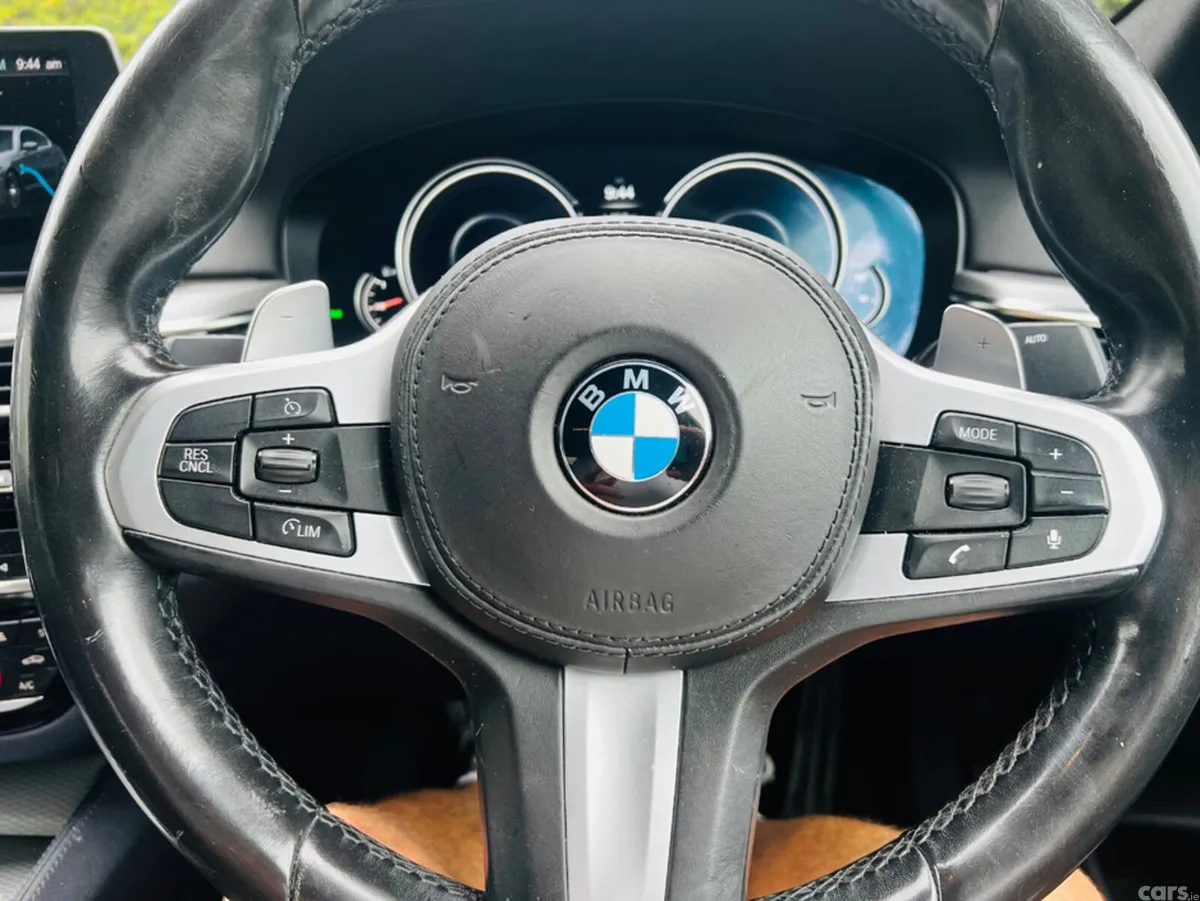 BMW 5-Series Saloon, Petrol Plug-in Hybrid, 2018, Blue