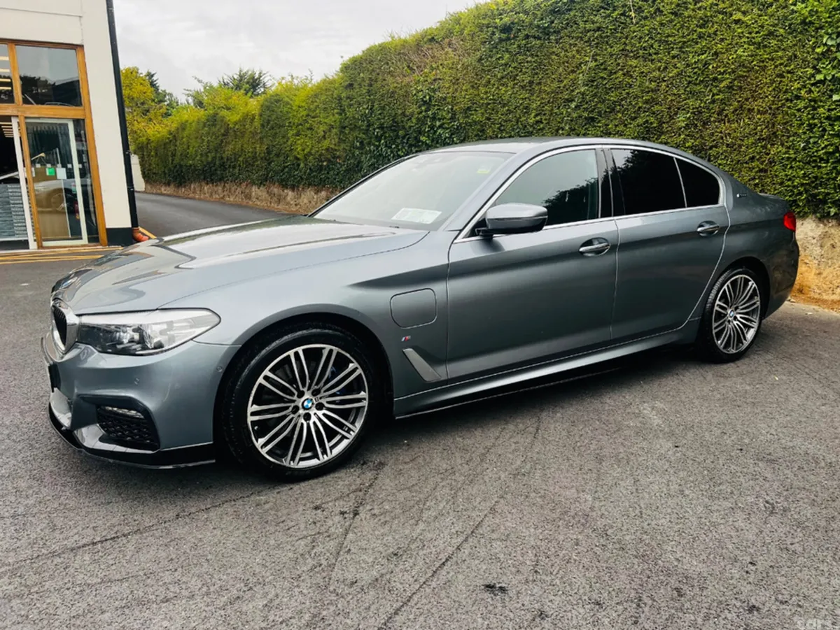 BMW 5-Series Saloon, Petrol Plug-in Hybrid, 2018, Blue