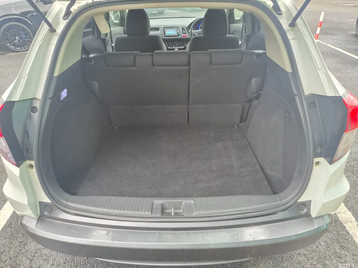 Honda Vezel SUV, Petrol Hybrid, 2014, White