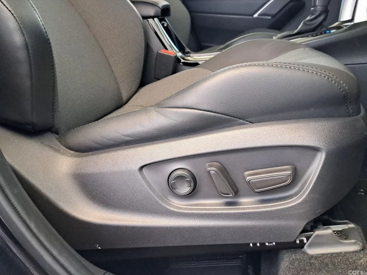 Toyota Corolla Cross Saloon, Petrol Hybrid, 2024, Black