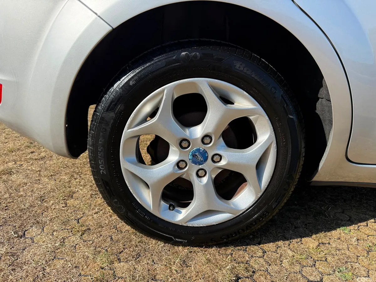 Ford Focus Hatchback, Diesel, 2010, Silver