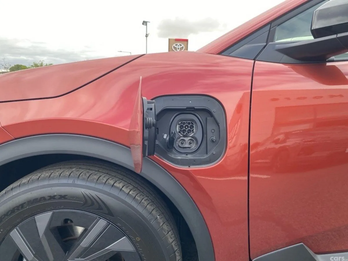 Toyota C-HR Estate, Electric, 2026, Brown
